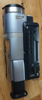 Sony Digital8 Handycam DCR-TRV140E – funkční videokamera - 3