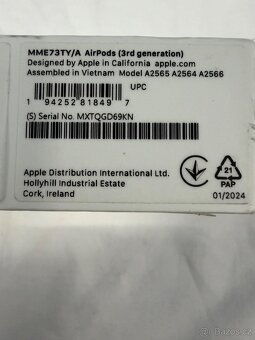 Originální Apple AirPods 3 (2022) s Lightning nabíjecím pouz - 3