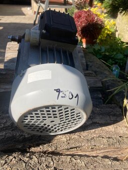 Elektrický motor s převodovkou - 3