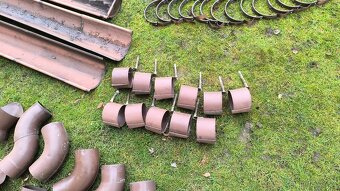 Žlaby, svody, kolena, háky - Lindab - 3