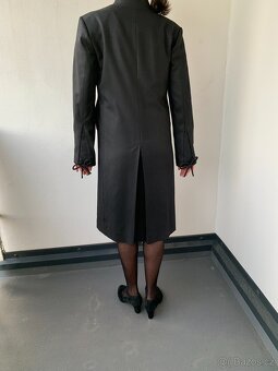 luxusní kvalitní černý kabát - vel. M - nový - 3