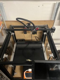 Ender 5 plus s tichou deskou a sonic pad - 3