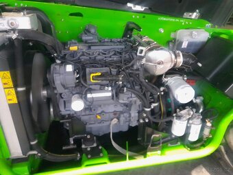 Teleskopický manipulátor MERLO P40.17 - 3