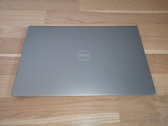 Desetijádrový notebook Dell Vostro 15 3530 - 3