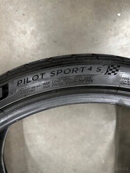 245/35R20 Michelin Pilot Sport 4S - 3