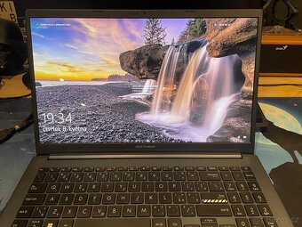 ASUS Vivobook 15 OLED (M3500QC) – Ryzen 5, RTX 3050 - 3