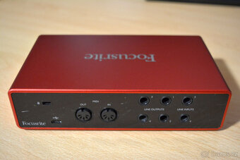Focusrite Scarlett 4i4 3rd gen - 3