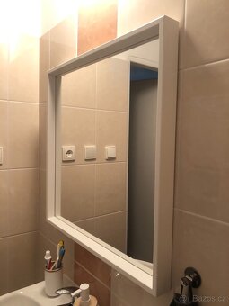 Zrcadlo IKEA na zeď - 3