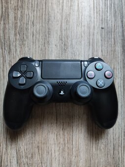 Ovladač PS4 - 3
