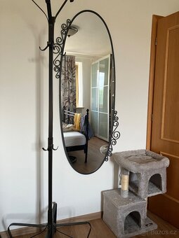 Kovová postel Ikea Noresund, rošty, zrcadlo, věšák, lampičky - 3