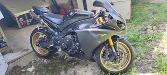 R1 Yamaha - 3
