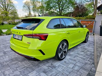 Prodám nebo přenechám úvěr na Octavia RS combi - 3