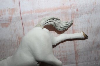 Poškozené figurky koní Schleich II - 3