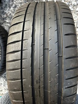 Ford Focus ST-Line , 235/40/18 Michelin - 3