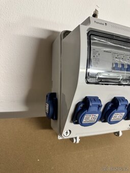 Zásuvková skříň FAMATEL 5x230V - 3