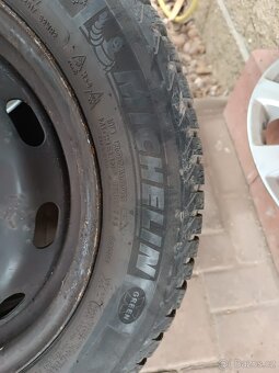 Prodám zimní kola s poklicema na Mini cooper 5,5 Jx15 H2 - 3