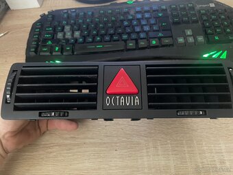 Škoda Octavia 1 – Prodám výdechy topení - 3