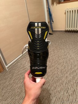 Bauer S22 Supreme M1 Skate-Sr - 3
