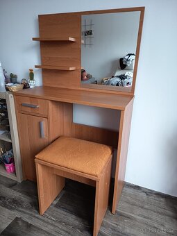 Toaletní stolek - 3