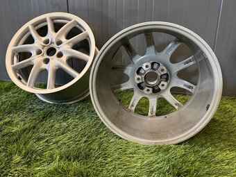 Porsche Cayenne kola - 3