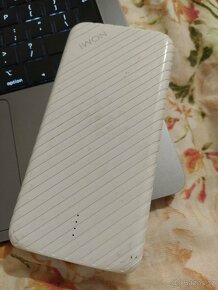 Powerbanka Nomi F100 10000 mAh - 3
