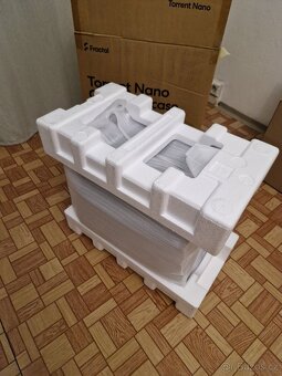 Mini itx skříň Fractal Design Torrent Nano - 3