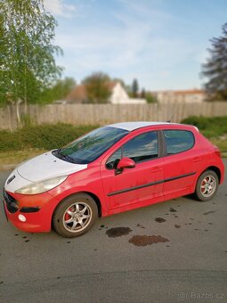 Prodám Peugeot 207 1,4 benzín, r.v. 5/2007, najeto 151.167km - 3
