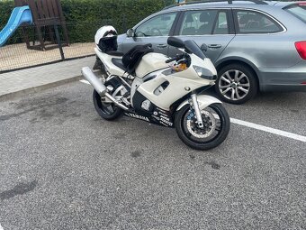 yamaha R6 - 3