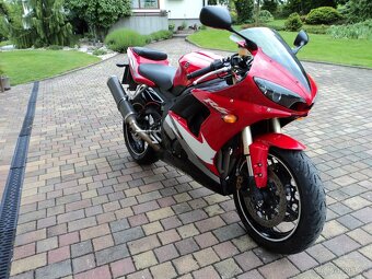 Yamaha YZE R6 - 3