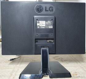 Prodám 19" LCD monitor LG 19EN33SA - 3