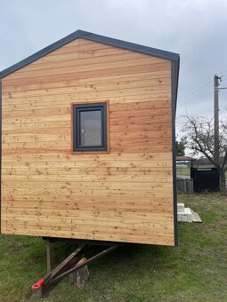 Zakázkový domek na kolech 7 x 2,5 s vybavením - 3
