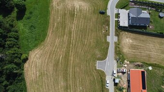 Lukrativní stavební pozemek s výhledem, 1 400m2, zasíťovaný, - 3