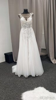 Výprodej Plus Size svatebních šatů ze zrušeného salonů - 3