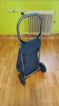 Taska na koleckach - 3