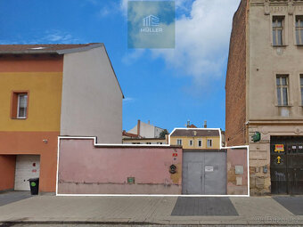 Pronájem domu po rekonstrukci – 4 parkovací místa, přístřeše - 3