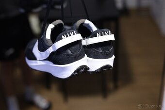 Nike Waffle Debut (Black/White) - 3