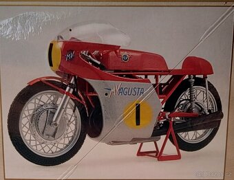 MV Augusta 1:9 Italleri tři válec. - 3
