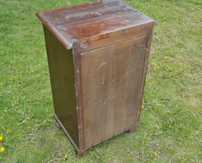 Starožitný dýhovaný noční stolek - 3