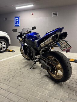 Yamaha R1 big bang - 3