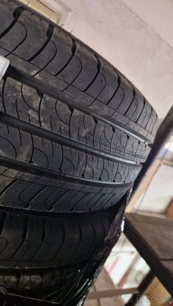Pneu 205/65 16C - 3