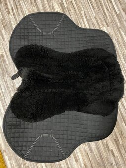Podsedlová dečka Premier Equine s Merino beránkem - 3