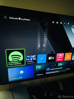 Microsoft Xbox One X 1TB + 2 ovladače - 3