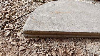 Betonový poklop... průměr 150 cm, výška 7cm - 3