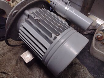 Prodám motor 240V - 3