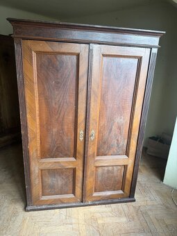 Staré skříně a komody, skleňáky - 3