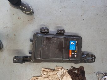 Ford kuga 2,5 hybrid 4x4 r.v.2021  vysokonapěťová  baterie - 3