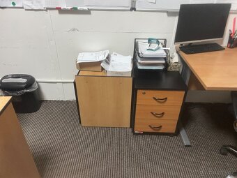 Kancelářský nábytek - 3