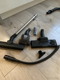Bezsáčkový vysavač Rowenta RO4881EA Compact Power Cyclonic - 3