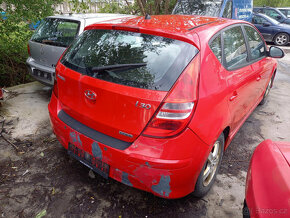 Hyundai I30 1.6 ( D4FB ) 66kW r.2010 červená - 3