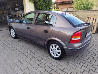 Opel ASTRA - 3